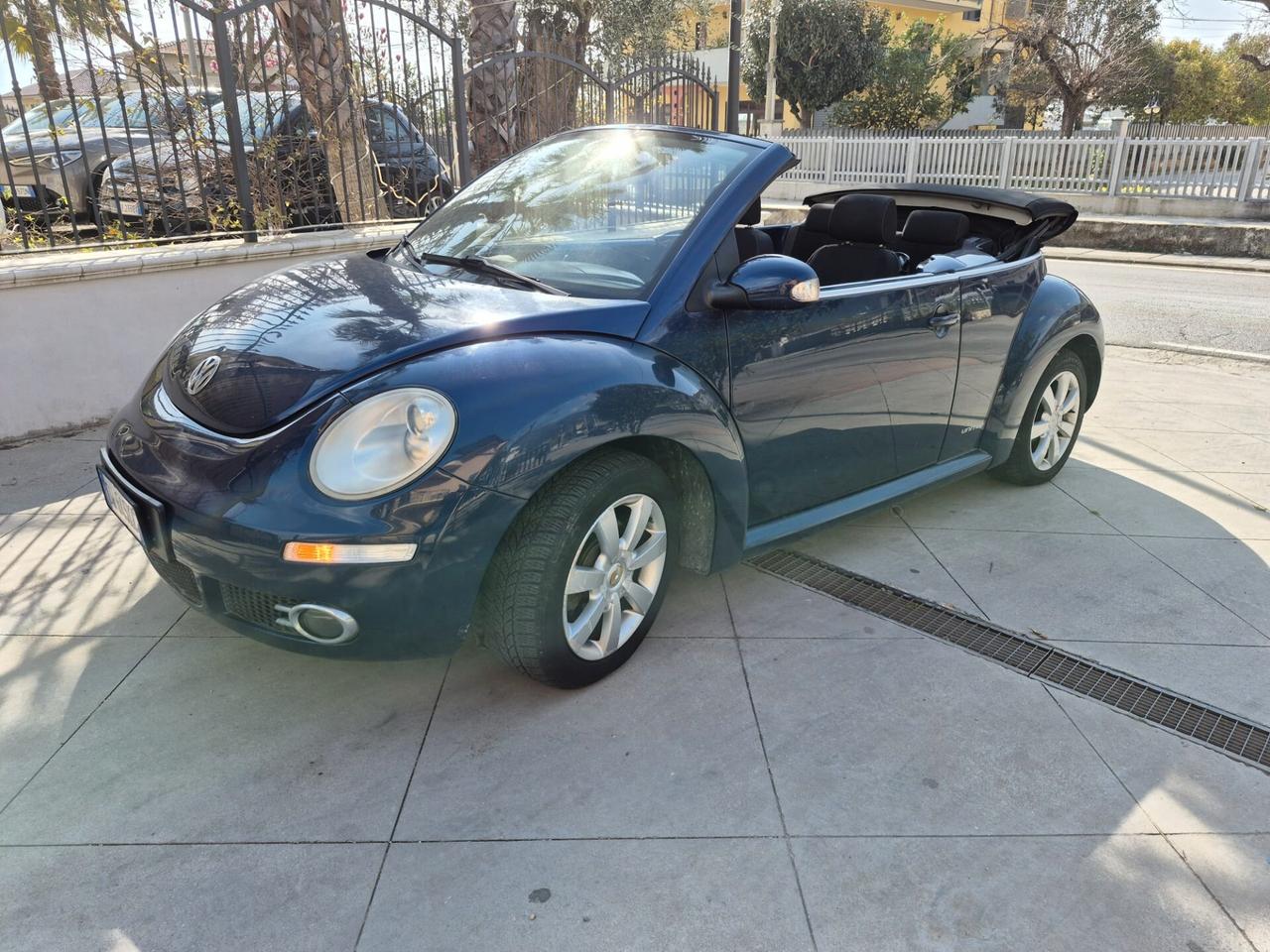 Volkswagen New Beetle 1.6 Cabrio