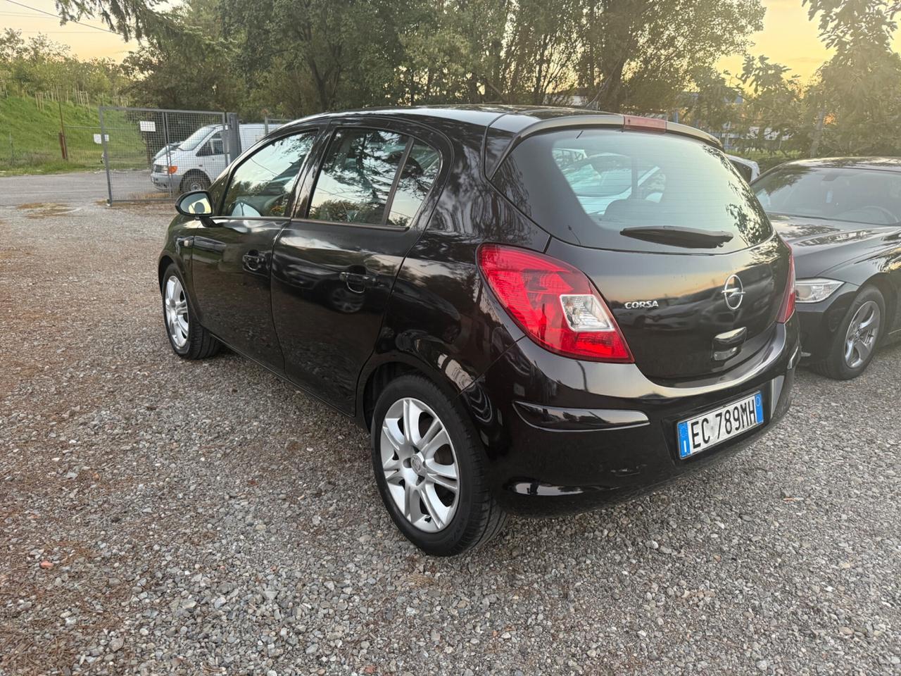 Opel Corsa 1.4 16V 5 porte Cosmo