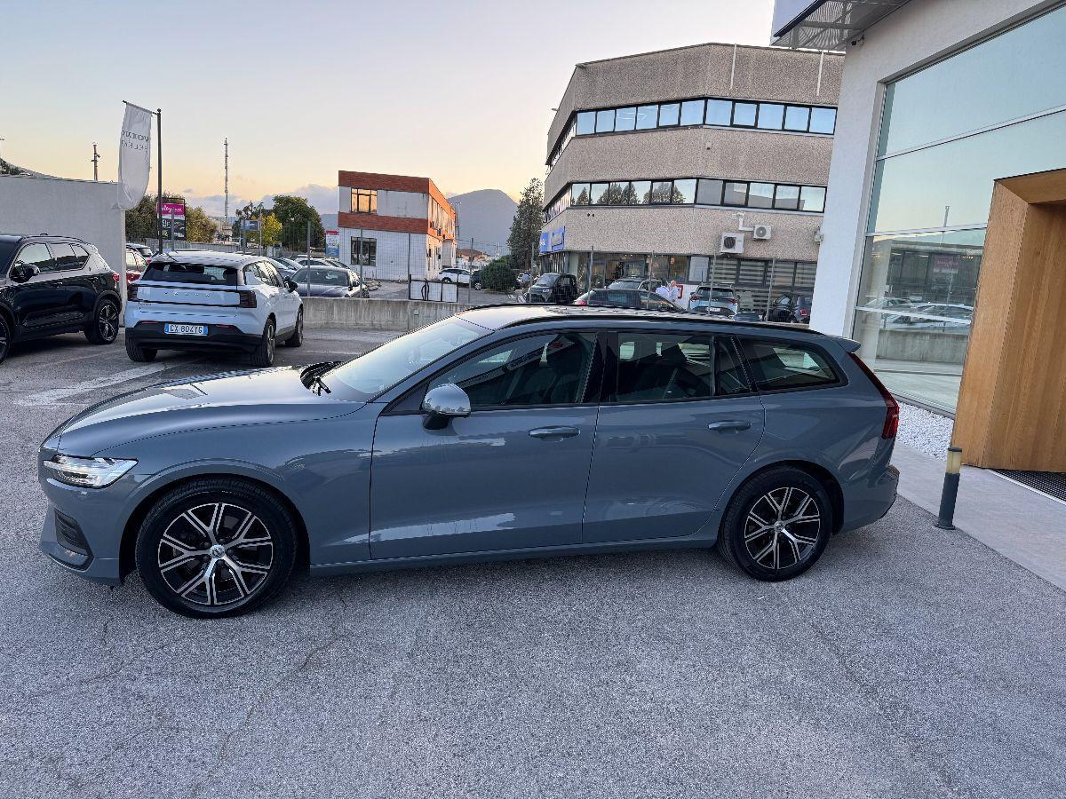VOLVO - V60 - B4aut. Essential