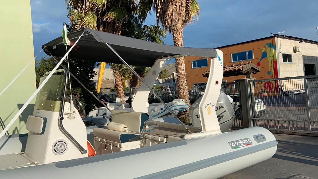 Abi MARINER 690 -MOTORE HONDA 200CV- 4 TEMPI.