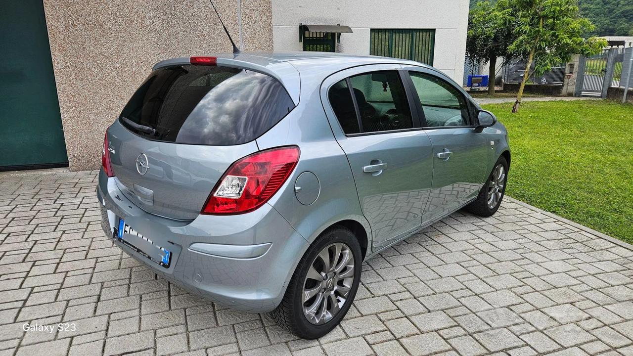 Opel Corsa 1.2 benzina 63Kw anno 2010