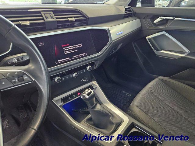 AUDI Q3 35 TDI Business Advanced