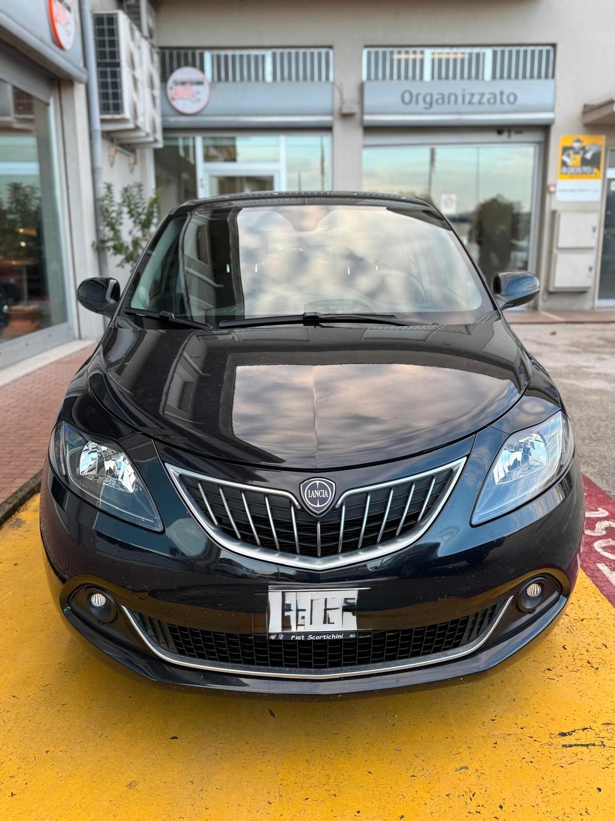 Lancia Ypsilon 1.2 69 CV 5 porte GPL Silver