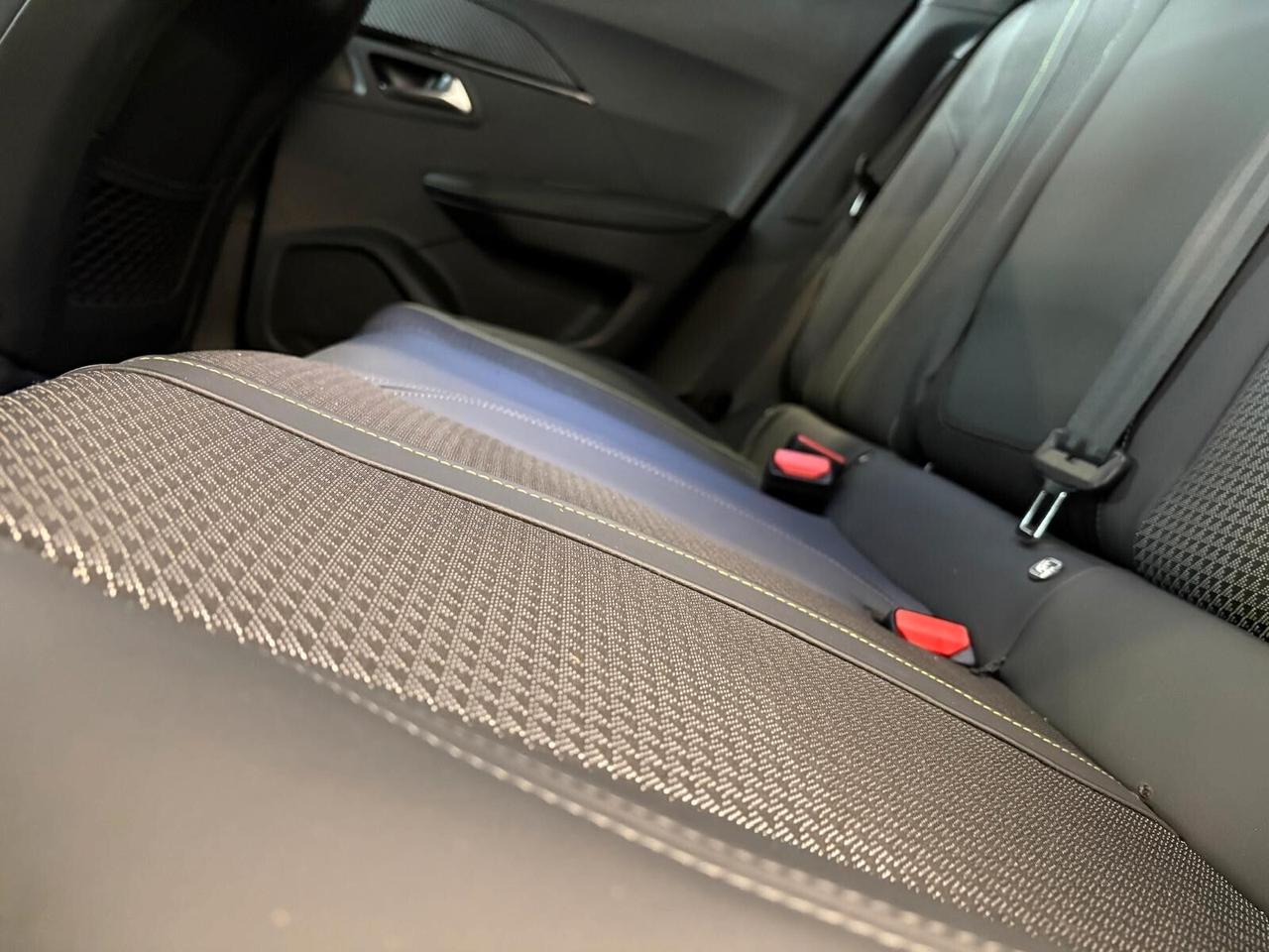 Peugeot 2008 GT motore elettrico 136 CV SPOTICAR