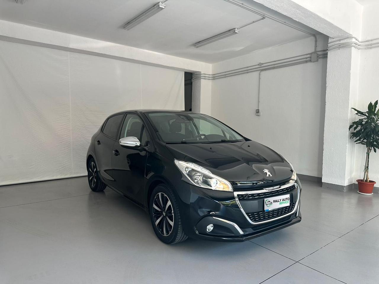 Peugeot 208 BlueHDi 100 S&S 5 porte Signature