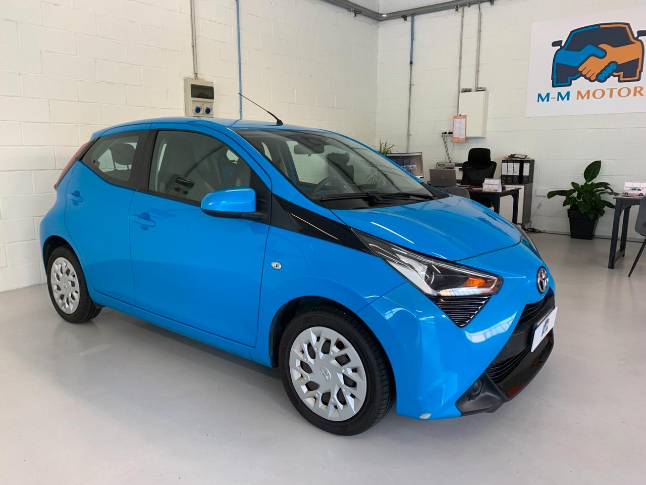 Toyota Aygo 1.0 VVT-i 69 CV 5 porte x-business