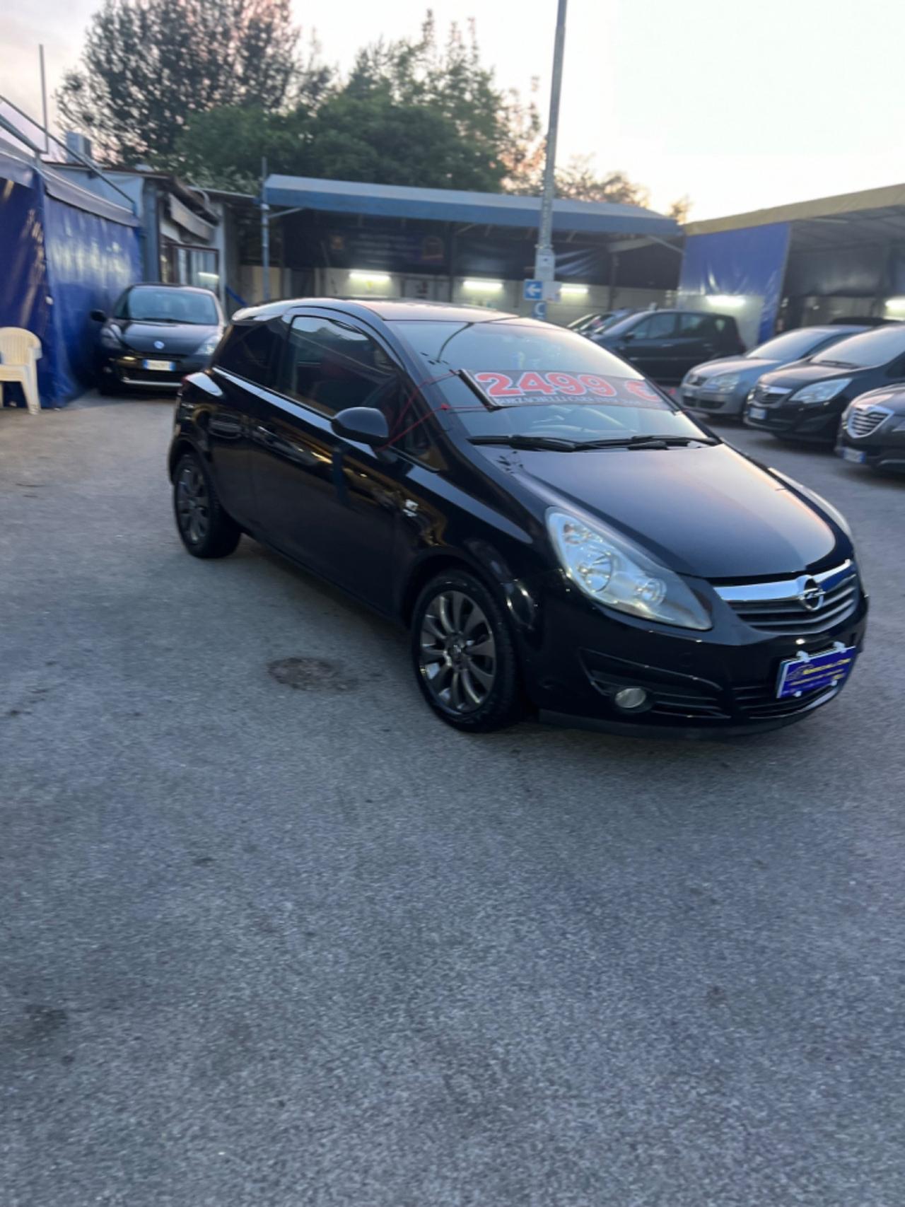 Opel Corsa 1.2 3 porte Club