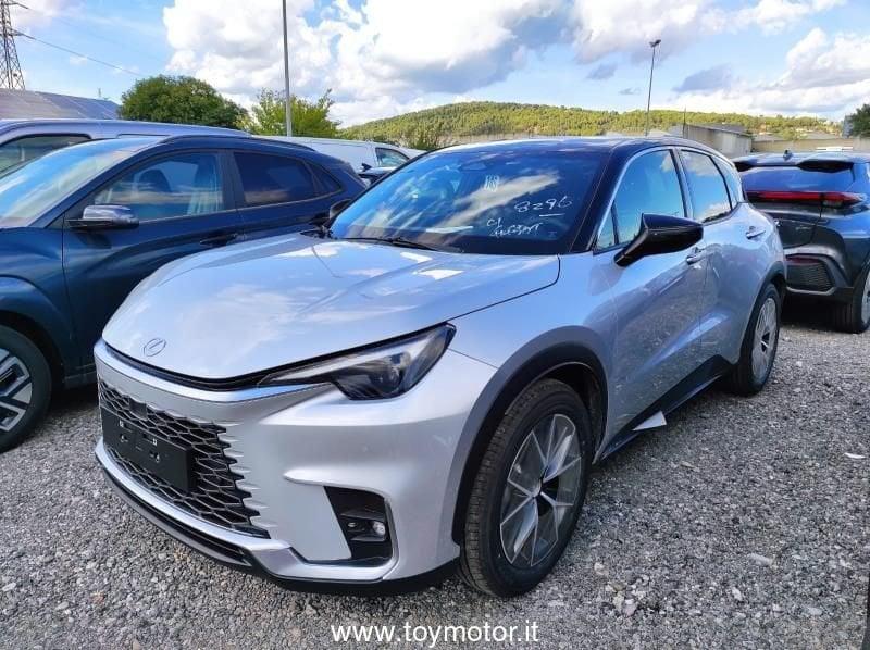 Lexus LBX Hybrid Cool