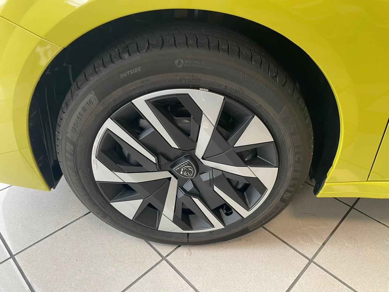 Peugeot 208 Business Turbo 100cv