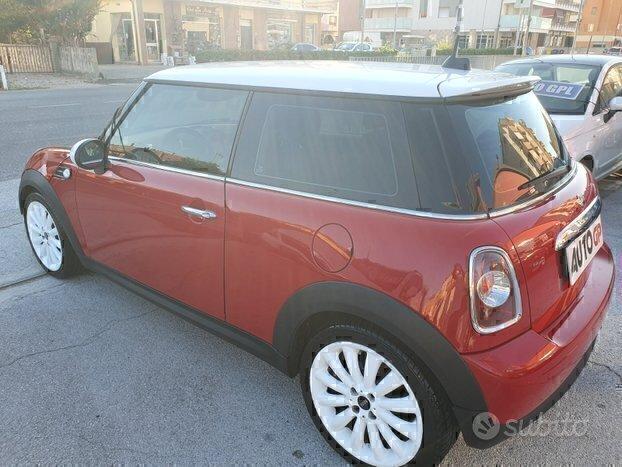 Mini 1.6 cooper d 110cv diesel automatica 2012