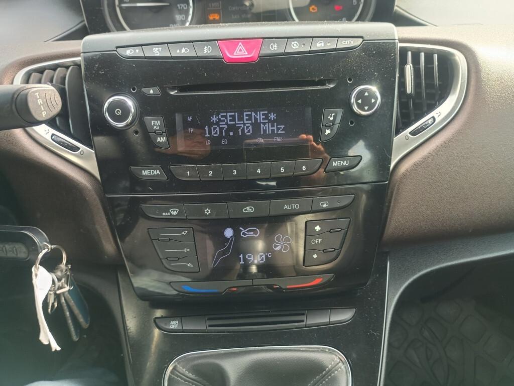 Lancia Ypsilon 1.3 MJ 95cv 5 porte Platinum