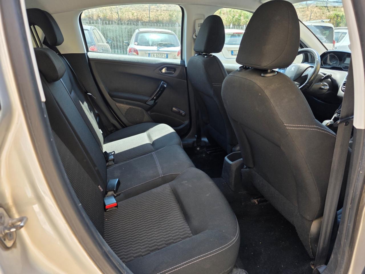 Peugeot 208 PureTech 82 5 porte Access