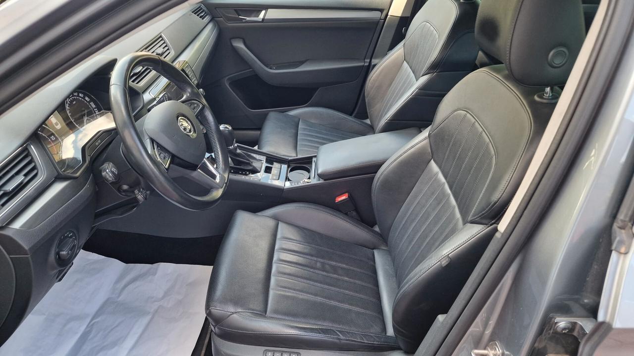 Skoda Superb 2.0 TDI DSG Executive