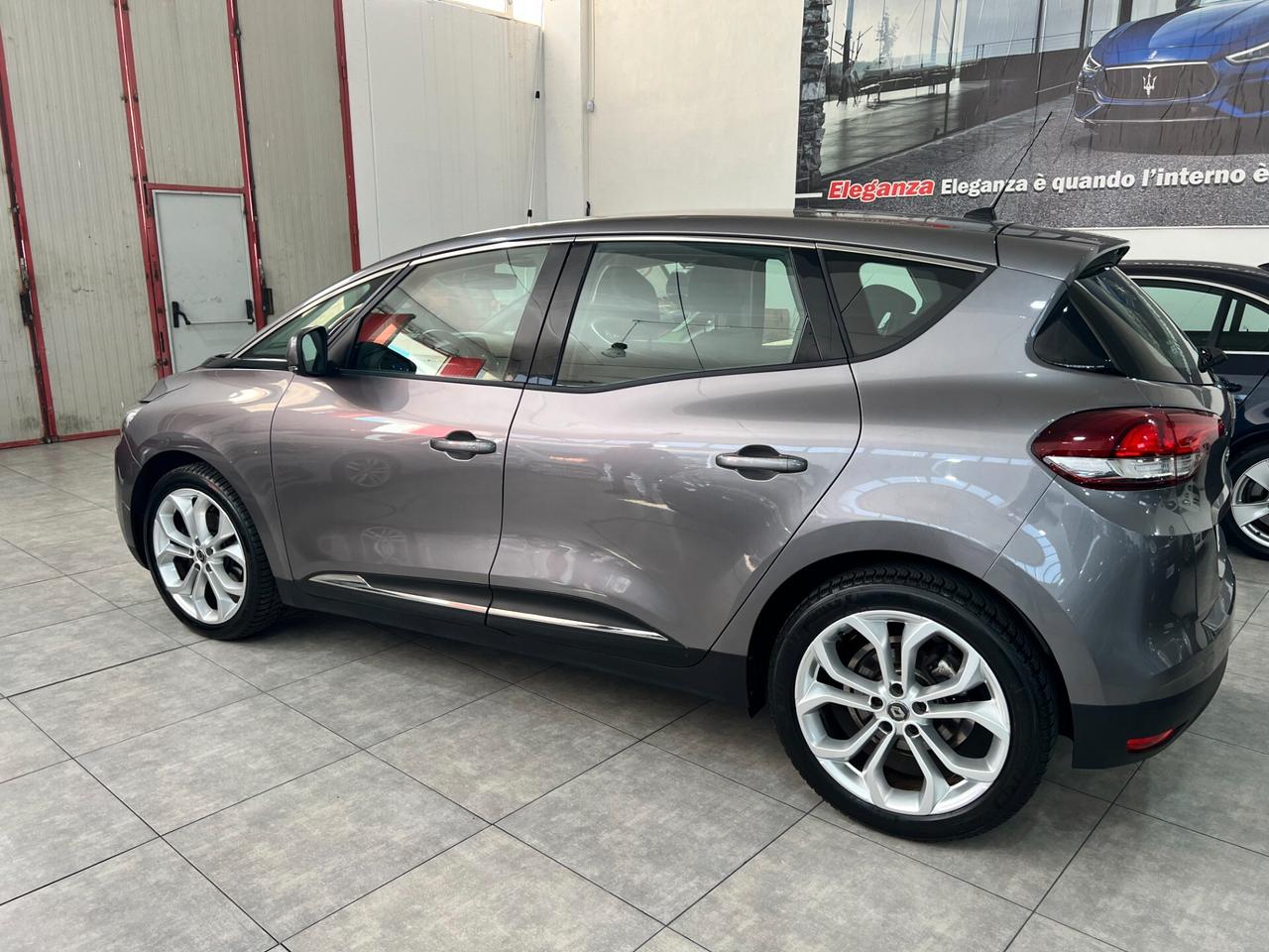 Renault Scenic Blue dCi 1.7 120 CV Initiale Paris 2019