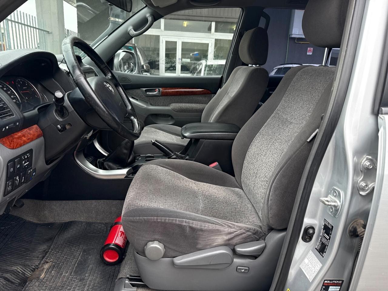 Toyota Land Cruiser 3.0 d 4x4 GPL / 8 POSTI /DISTRIBUZIONE FATTA