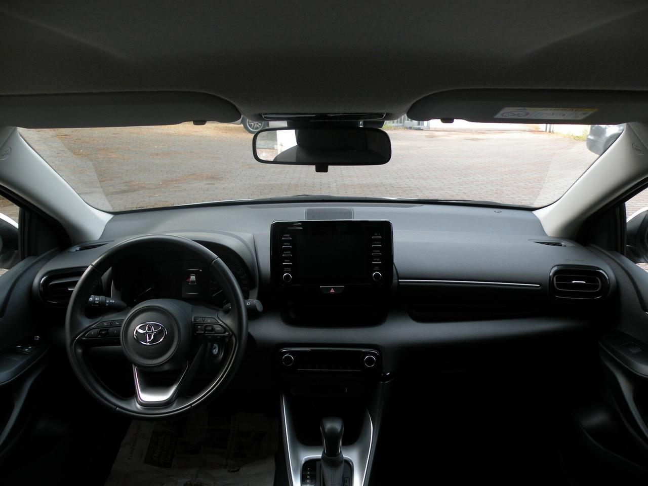 TOYOTA YARIS HYBRID - NOLEGGIO