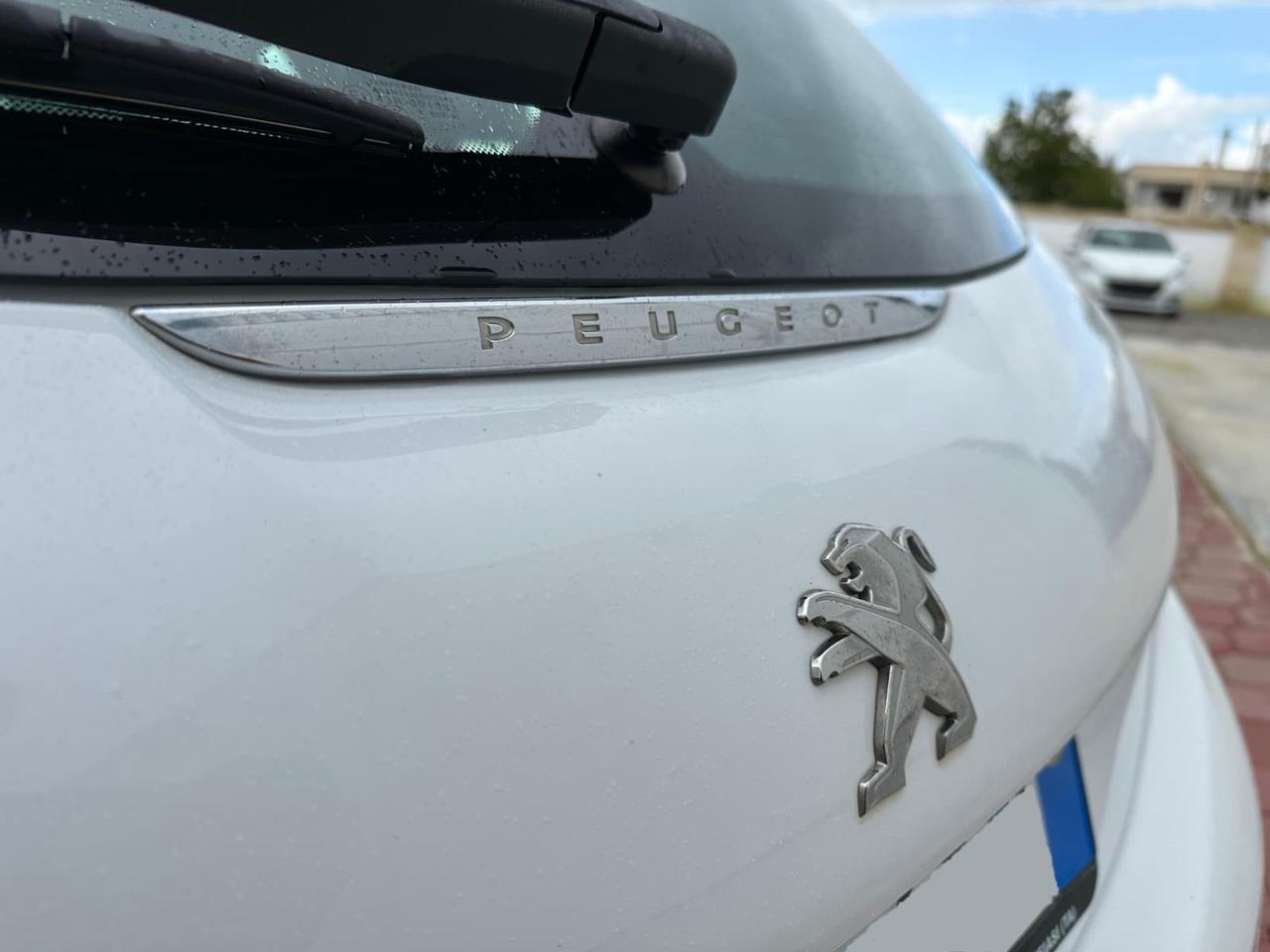 Peugeot 208 BlueHDi 75 5 porte Allure