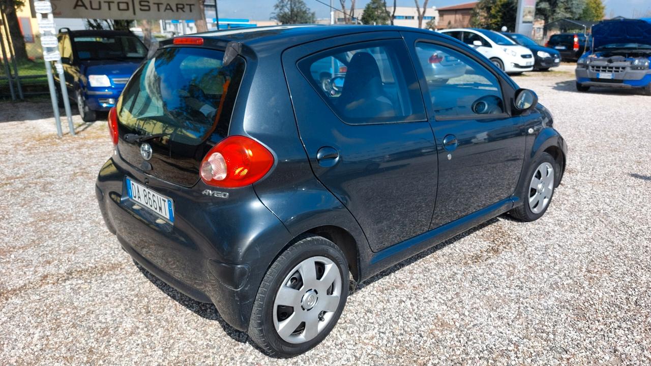 Toyota Aygo 1.0 12V VVT-i 5 porte Sol