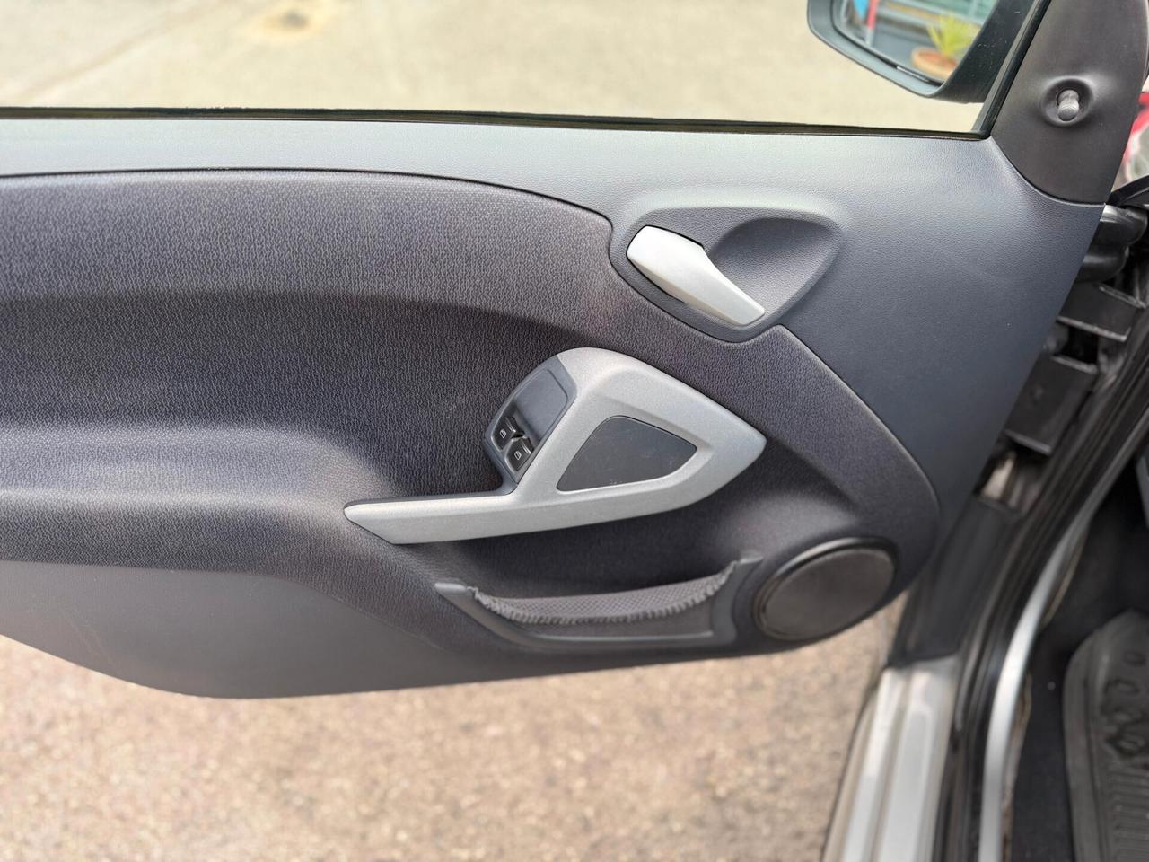 Smart ForTwo 1.0 MHD 70 CV Cabrio Passion