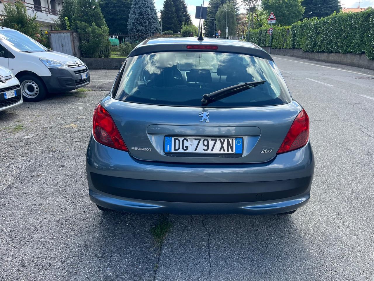 Peugeot 207 1.4 88CV 3p. ONE Line