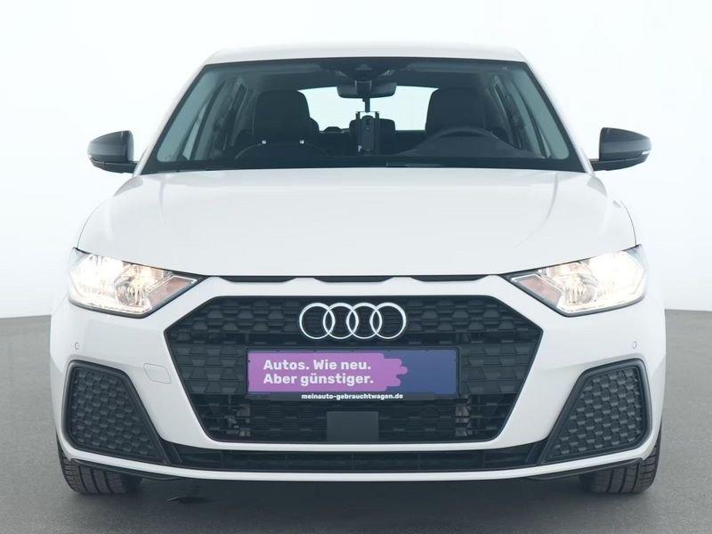 Audi A1 Sportback 25 TFSI Cockpit Cruise Control Smartphone interface