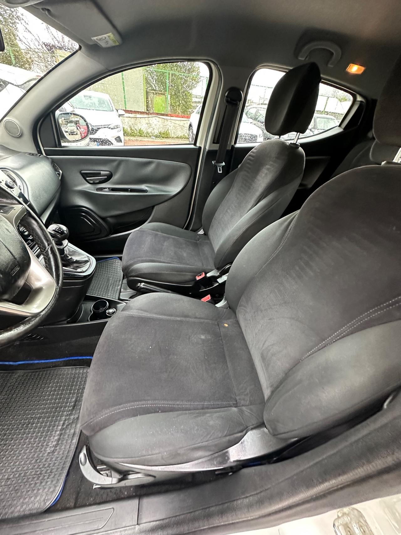 Lancia Ypsilon 1.2 69 CV 5 porte GPL Ecochic Platinum