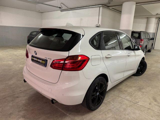 BMW 220 i Active Tourer Advantage