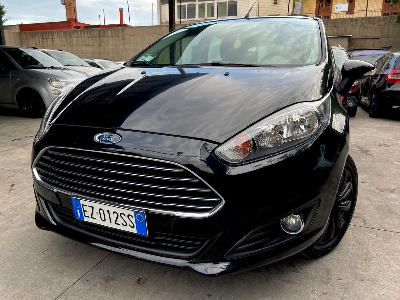 Ford Fiesta 1.5 TDCi 75CV 5 porte Black & White Edition