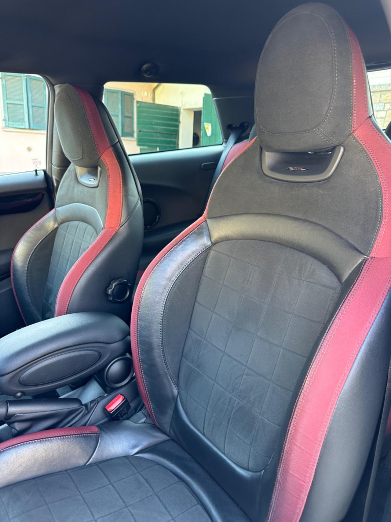 Mini COOPER JCW 233CV FULLOPT KMCERT UNICOPR