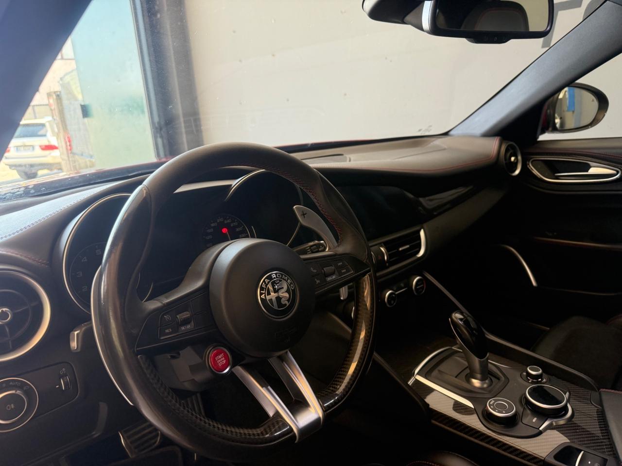 Alfa Romeo Giulia 2.9 V6 Bi-Turbo AT8 Quadrifoglio