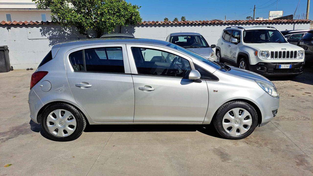 Opel Corsa 1.2 80CV GPL-TECH Enjoy