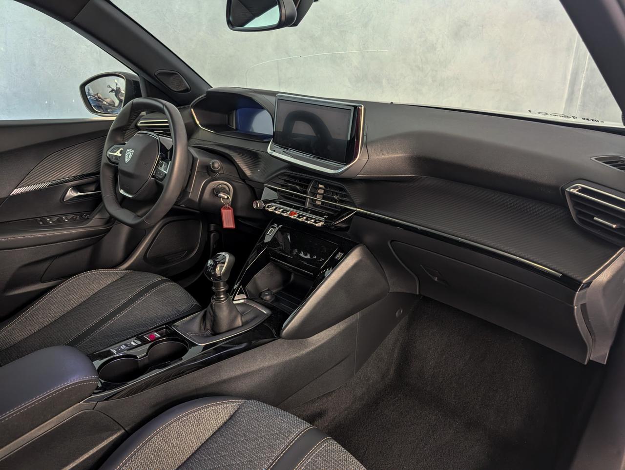 Peugeot 2008 1.2 puretech 100cv Allure