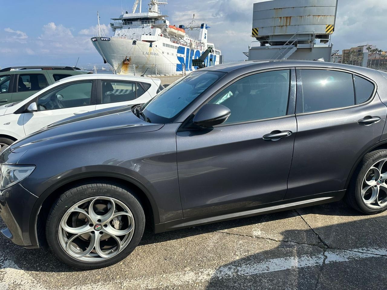 Alfa Romeo Stelvio 2.2 Turbodiesel 180 CV AT8 Business