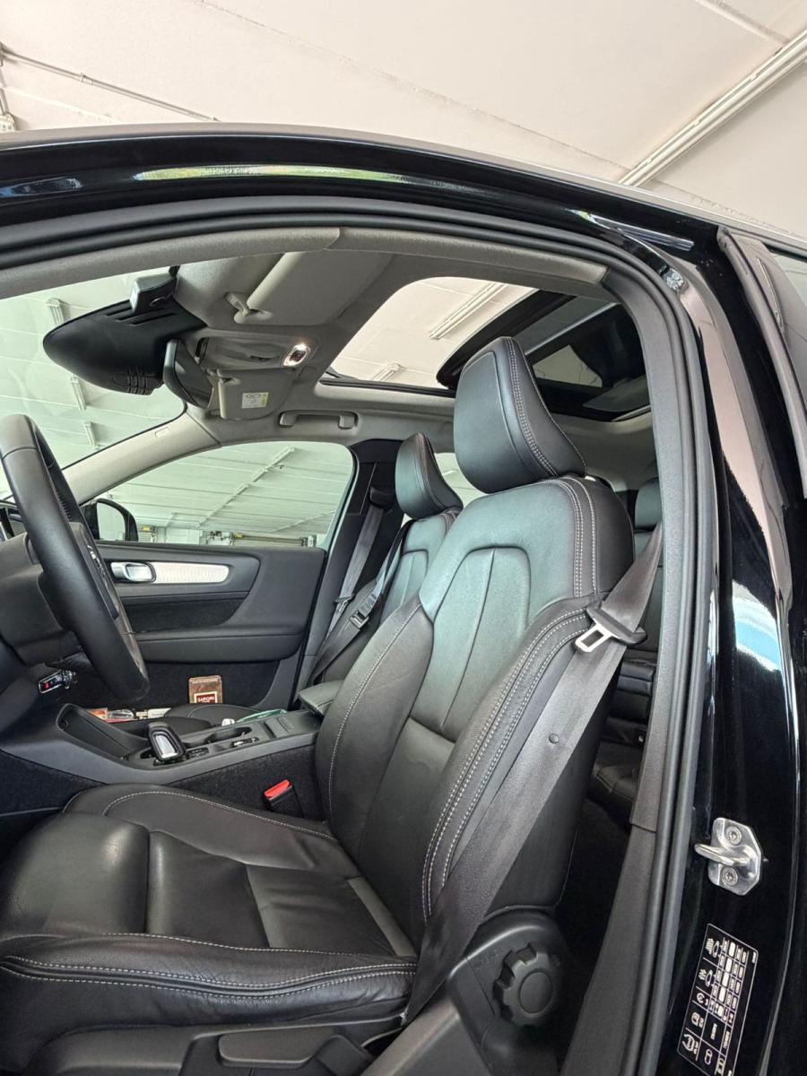 VOLVO - XC40 - D4 AWD Geartronic Momentum