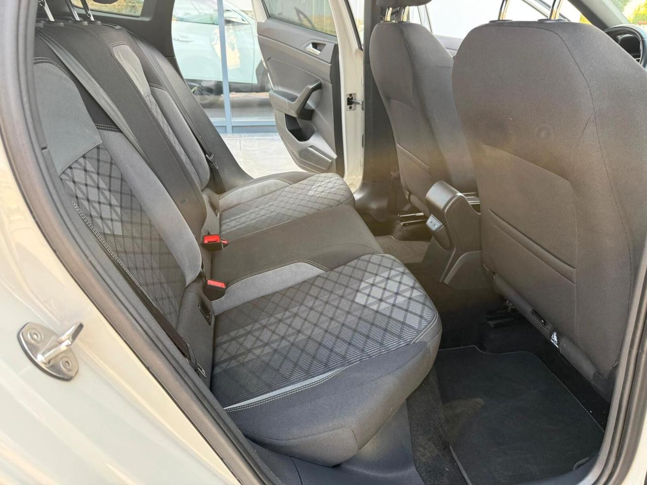 Volkswagen Taigo 1.0 TSI 110 CV DSG R-Line
