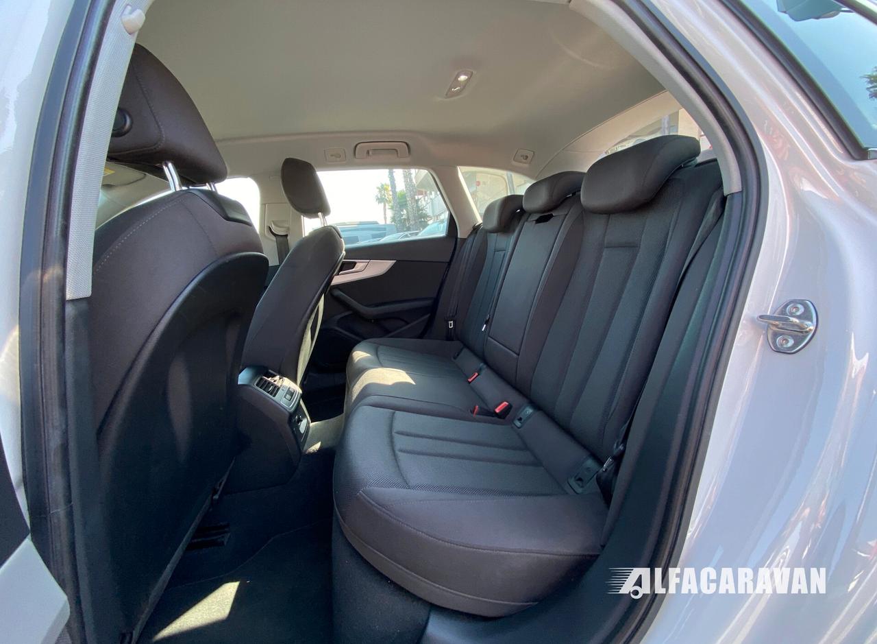 Audi A4 Avant 35 2.0 tdi mhev Business Advanced 163cv s-tronic
