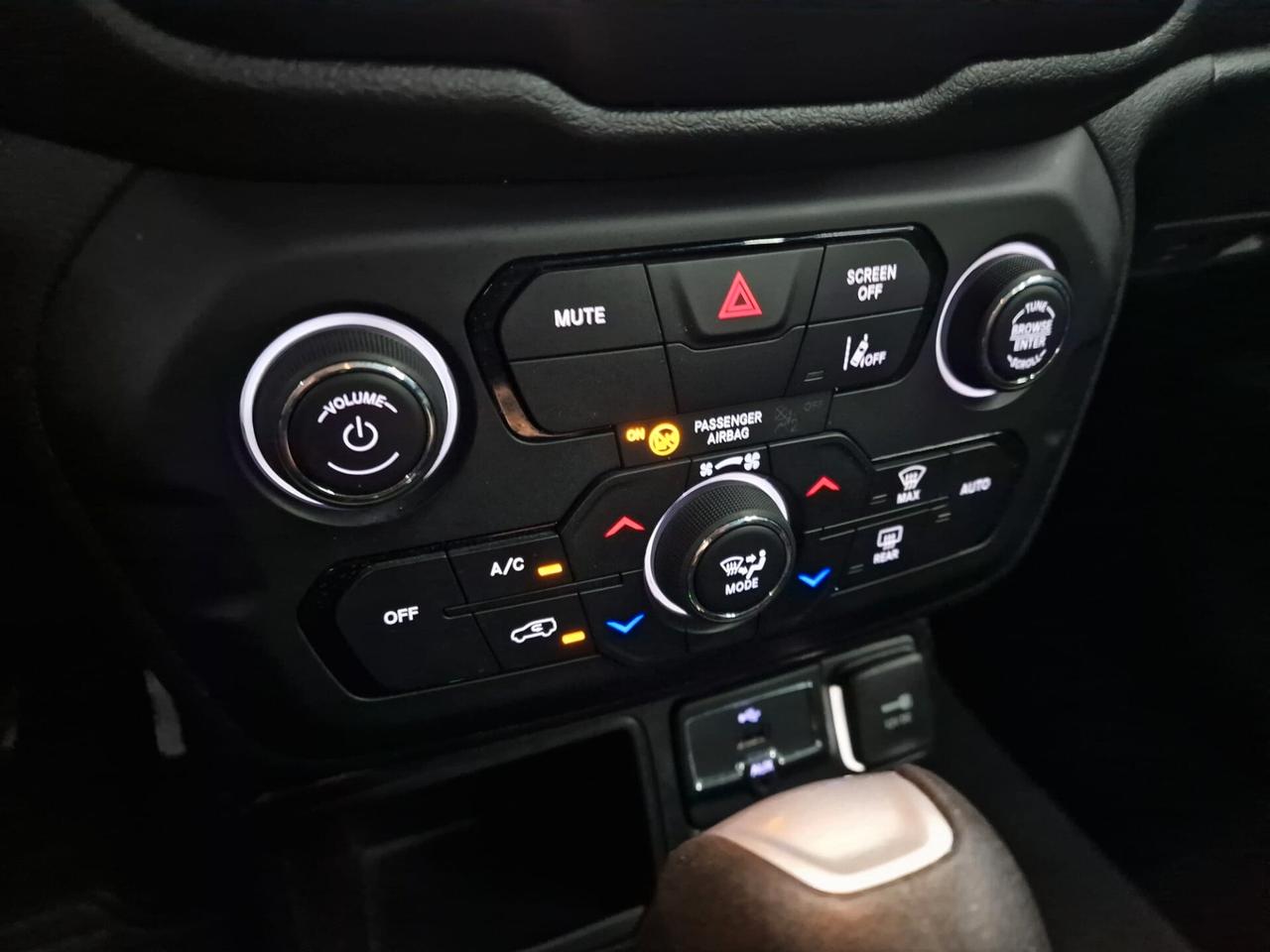 Jeep Renegade 1.5 Turbo T4 MHEV S Night Eagle