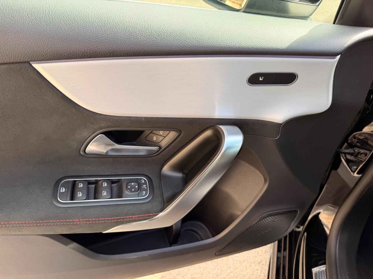 Mercedes-benz A180 d Automatic AMG LINE-2023 AMBIENT/LED