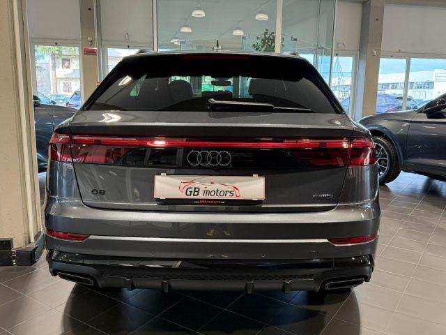 AUDI Q8 50 TDI 286 CV quattro S line edition Black Pack