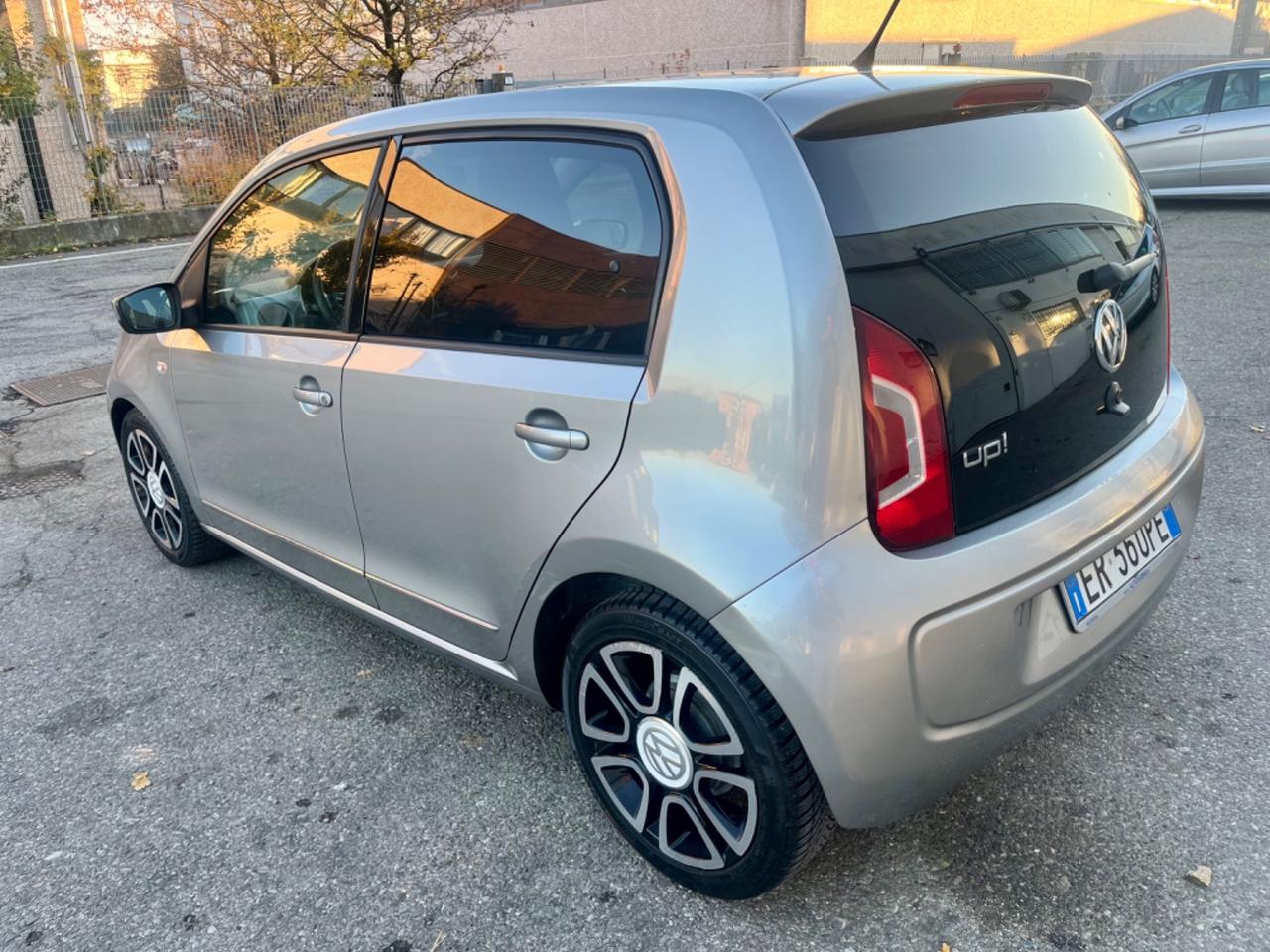 VW Up 1.0benz 2013 153.000km cambio automatico perfetta