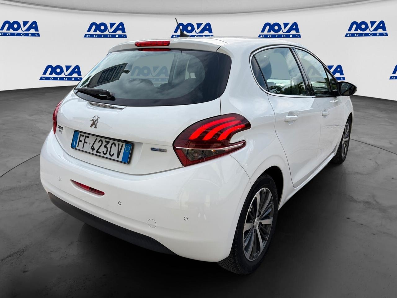 Peugeot 208 PureTech 82 5p. GPL Allure