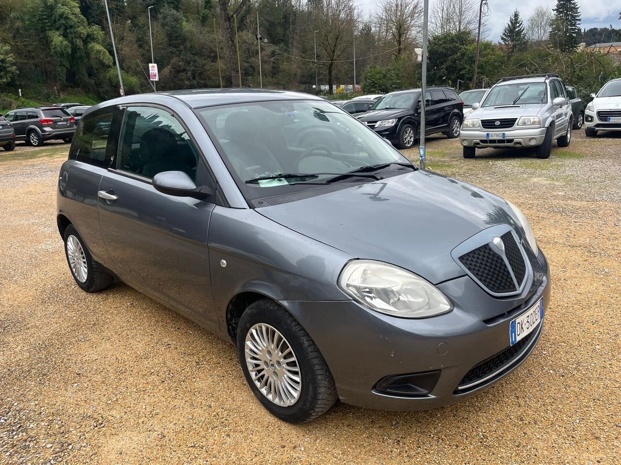 Lancia Ypsilon 1.2 Benzina - Neopatentati