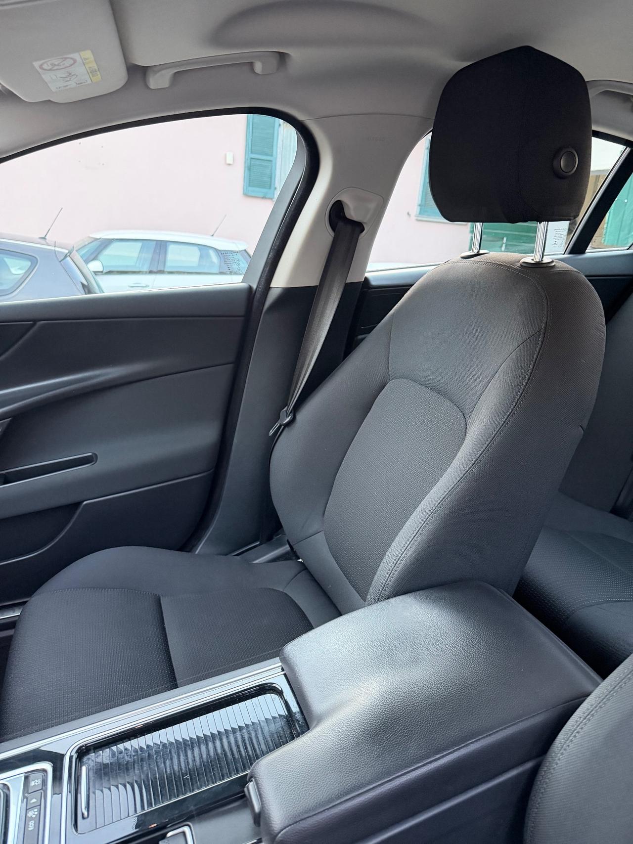 Jaguar XE 2.0 D PRESTIGE KMCERT UNICOPR FULLED