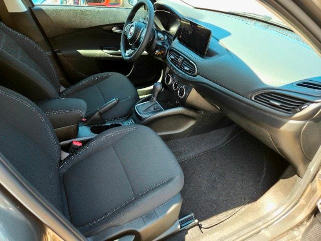 FIAT Tipo 1.5 Hybrid DCT SW Cross