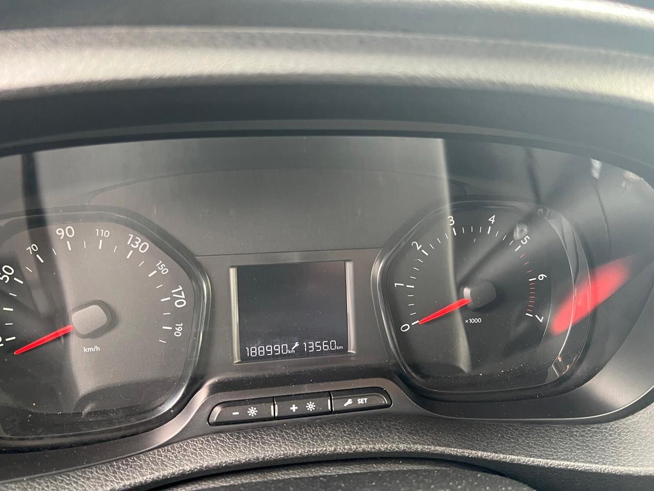 Peugeot Expert BlueHDi 115 S&S PL-TN Combi Standard 9 POSTI