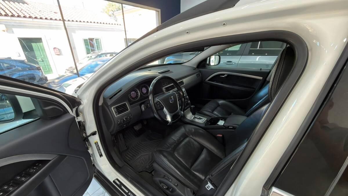 Volvo XC70 VOLVO XC70 2.4 D5 Summum awd 205cv geartronic