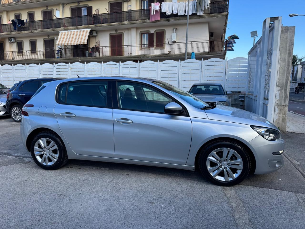 Peugeot 308 1.6 DIESEL 92CV 2015