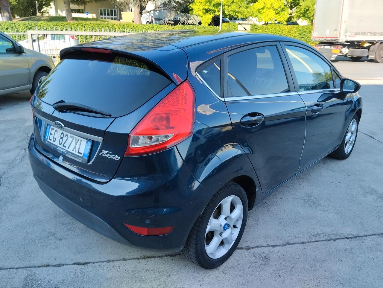 Ford Fiesta 1.2 5p. Bz.- GPL Titanium Bs. - PER COMMERCIANTI