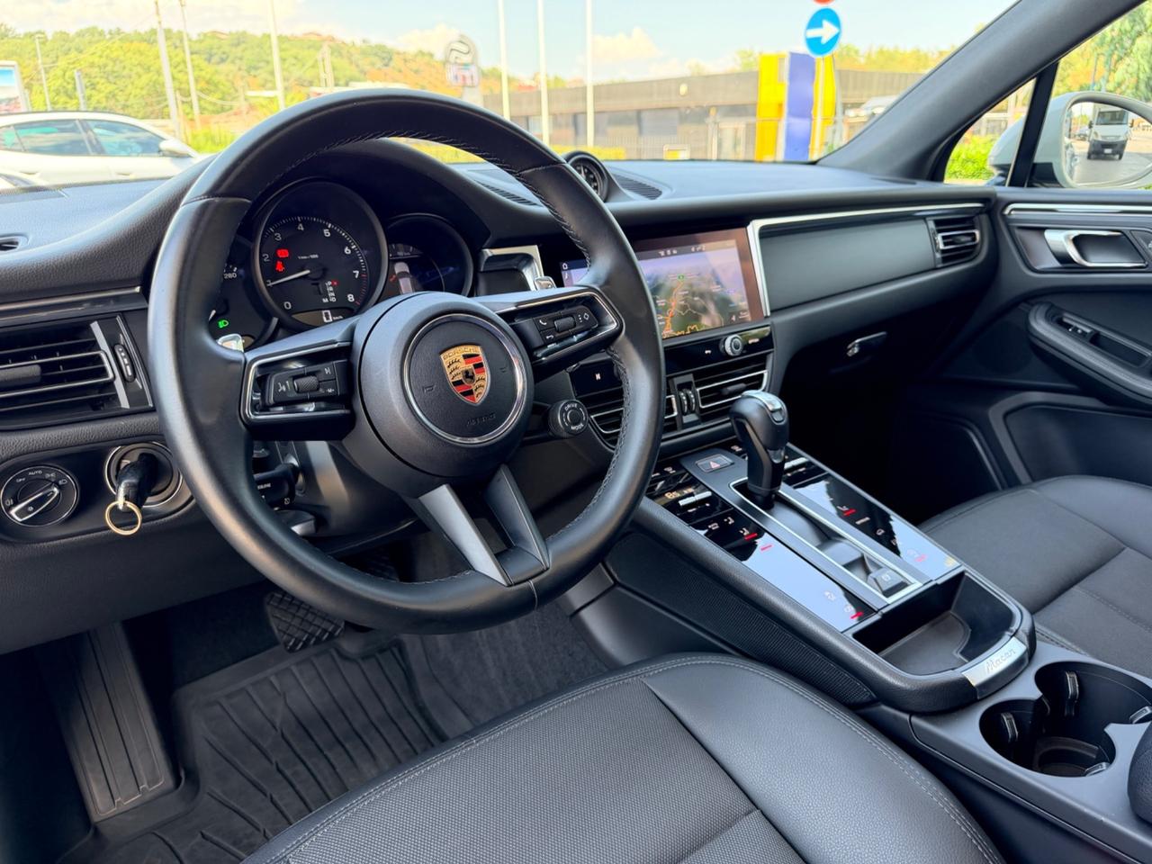 Porsche Macan 2.0 i 265cv open edition colore gesso