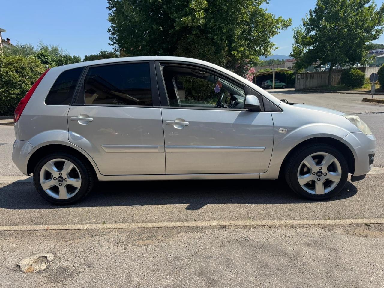 Ford Fiesta 1.4 TDCi 5p. Ghia